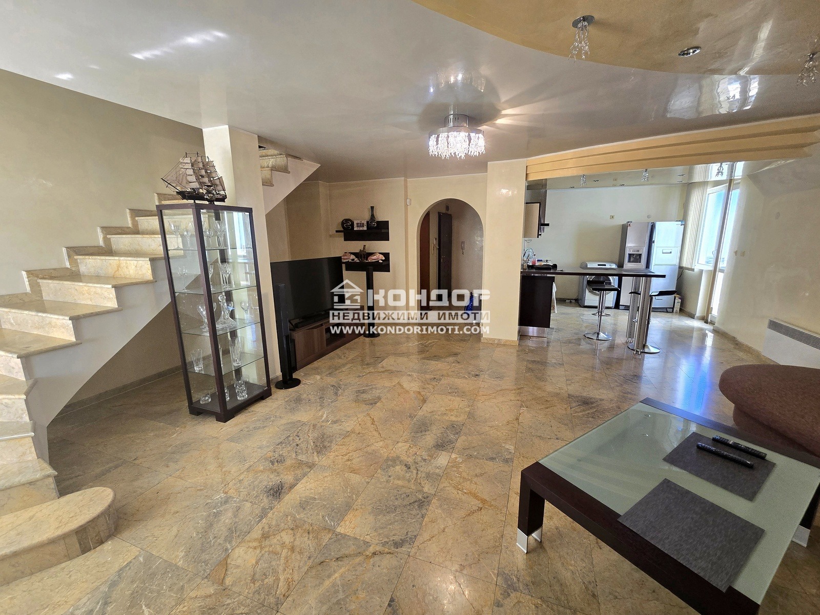 Продава МНОГОСТАЕН, гр. Пловдив, Център, снимка 2 - Апартаменти - 54227583