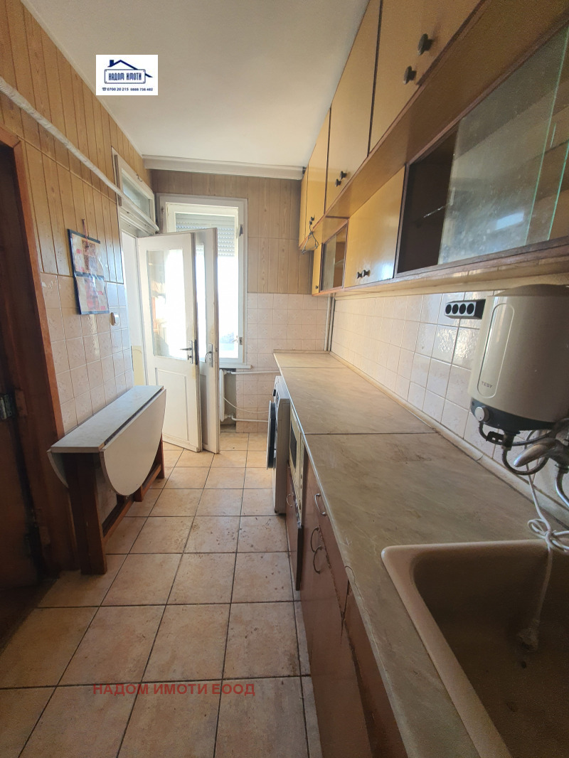 Продава 4-СТАЕН, гр. Велико Търново, Бузлуджа, снимка 2 - Апартаменти - 52601733