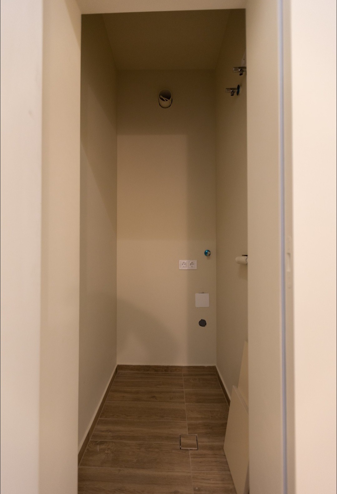 Продава 3-СТАЕН, гр. Варна, Централна поща, снимка 15 - Апартаменти - 56682340