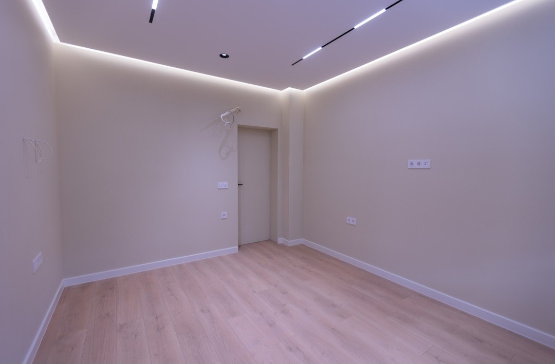 Продава 3-СТАЕН, гр. Варна, Централна поща, снимка 9 - Апартаменти - 56682340