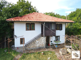 Hus Katrandzhii, region Gabrovo 1