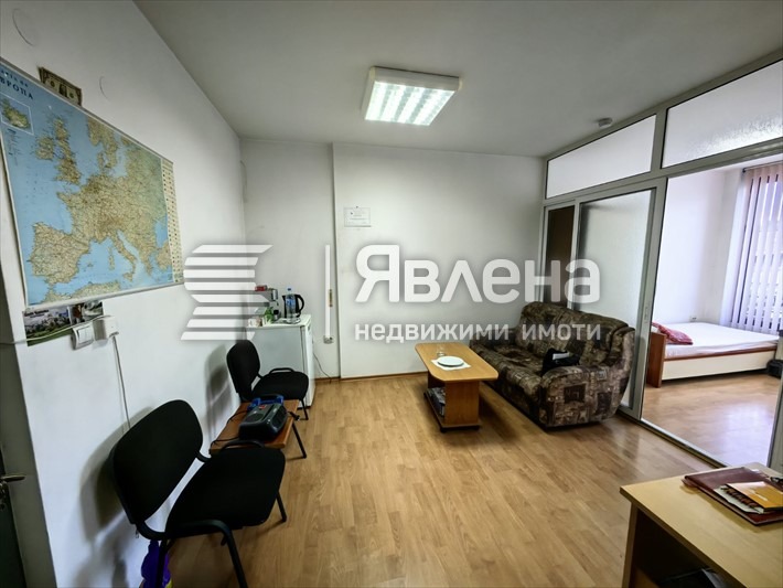 Продава  Офис град Благоевград , Широк център , 53 кв.м | 53902582 - изображение [2]