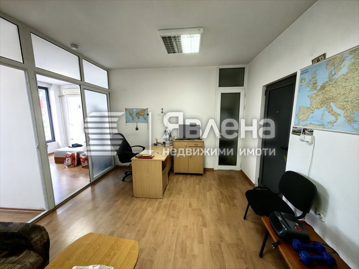 Продава  Офис град Благоевград , Широк център , 53 кв.м | 53902582 - изображение [3]
