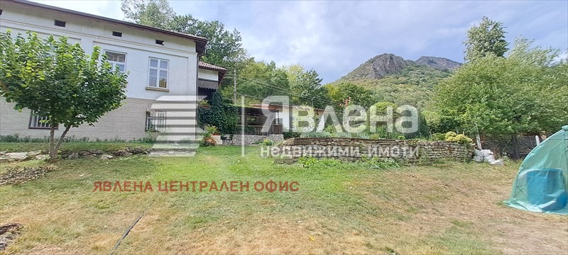 Продава КЪЩА, гр. Тетевен, област Ловеч, снимка 2 - Къщи - 53425976