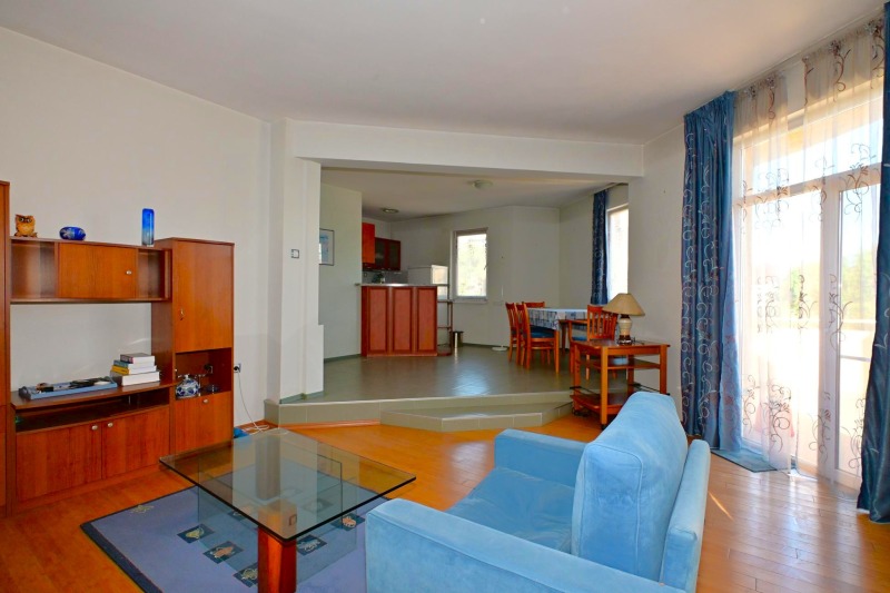 Продава  3-стаен град Перник , Димова махала , 96 кв.м | 34086965