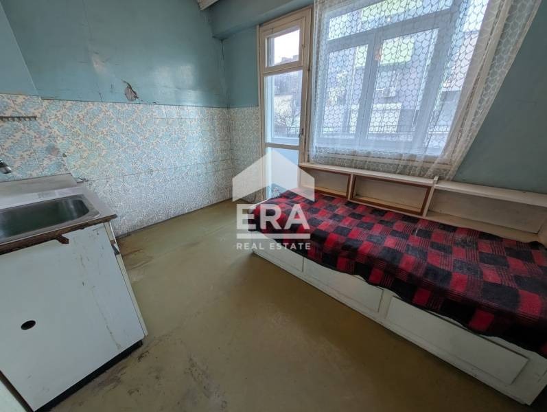 Продава 3-СТАЕН, гр. Шумен, Томбул джамия, снимка 3 - Апартаменти - 53096678