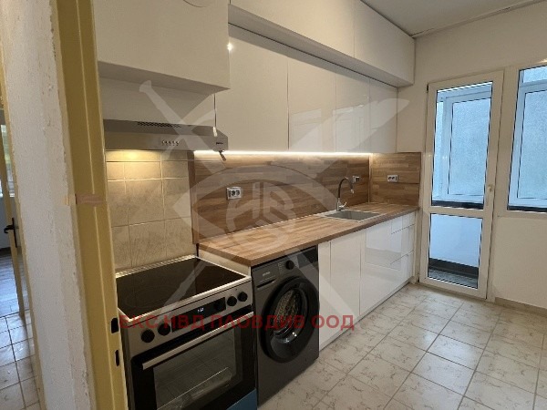 Продава 3-СТАЕН, гр. Пловдив, Кючук Париж, снимка 2 - Апартаменти - 53733426