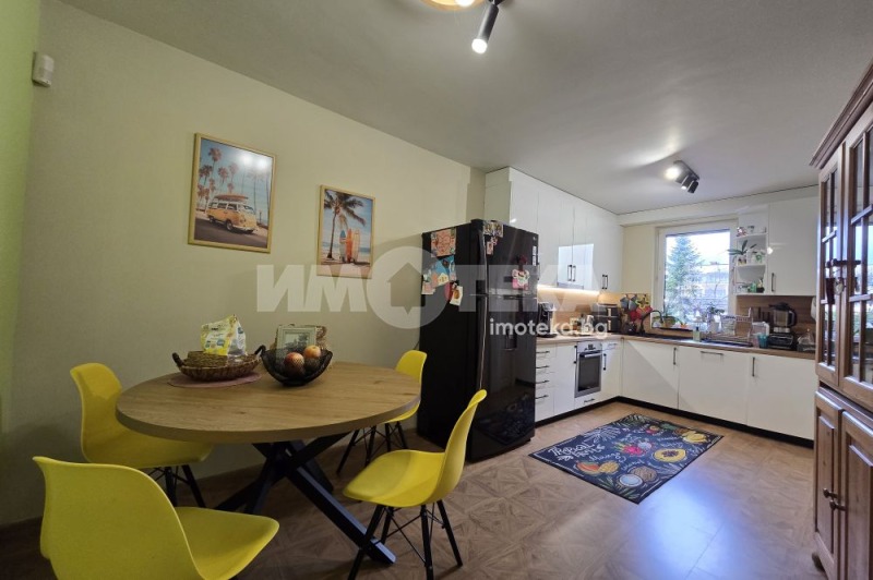 Продава МНОГОСТАЕН, гр. София, Бъкстон, снимка 3 - Апартаменти - 53426978