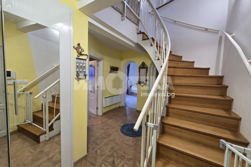 Продава МНОГОСТАЕН, гр. София, Бъкстон, снимка 10 - Апартаменти - 53426978