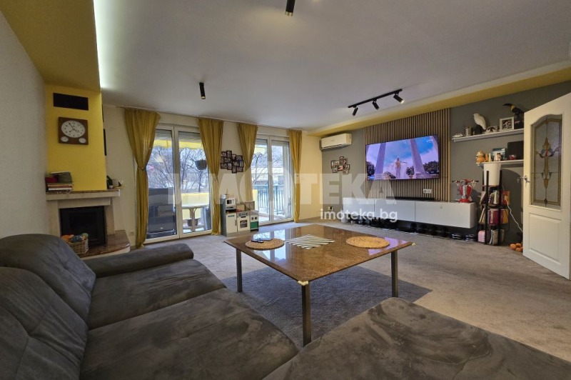 Продава МНОГОСТАЕН, гр. София, Бъкстон, снимка 2 - Апартаменти - 53426978