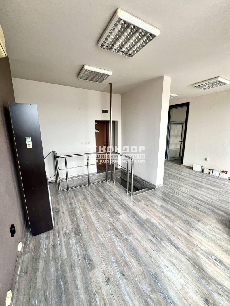 Na prodej  Kancelář Plovdiv , Karšijaka , 78 m2 | 94894234