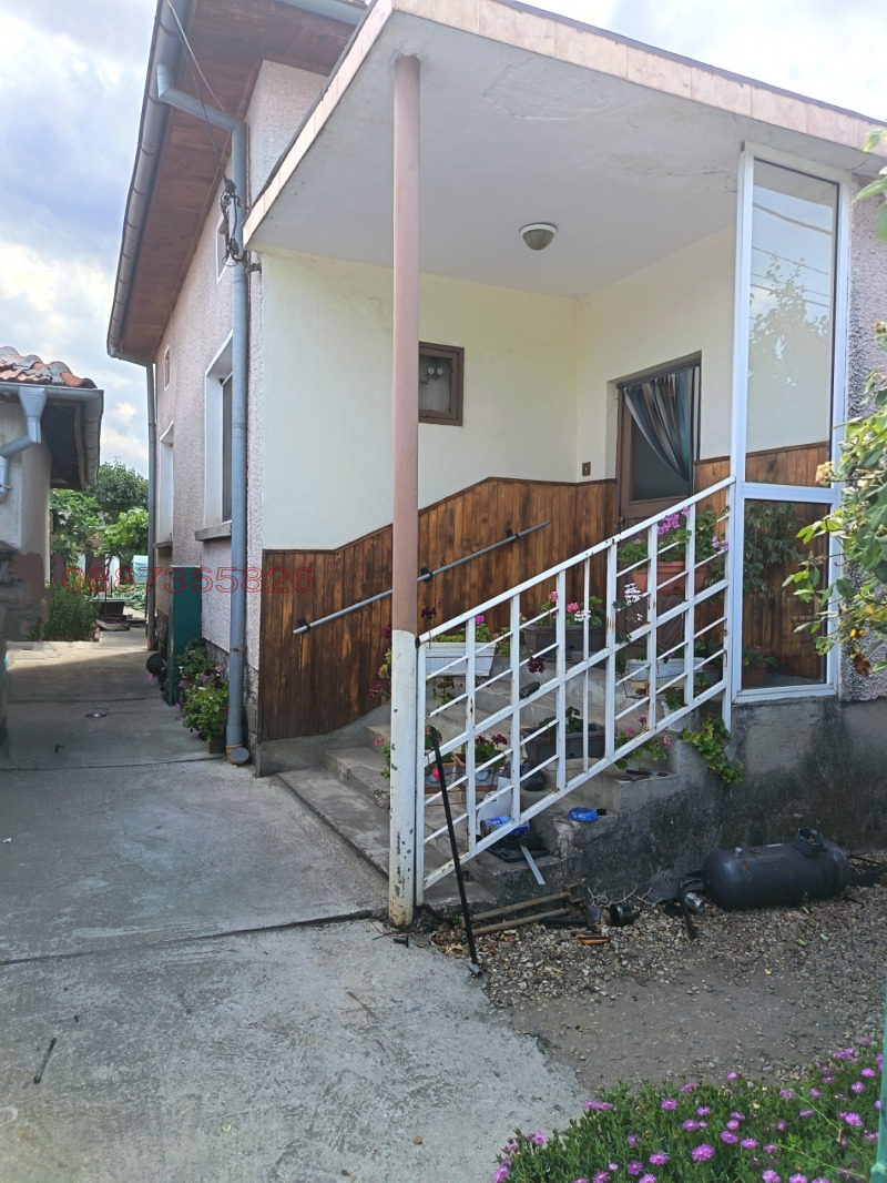 Продава КЪЩА, гр. София, с. Кривина