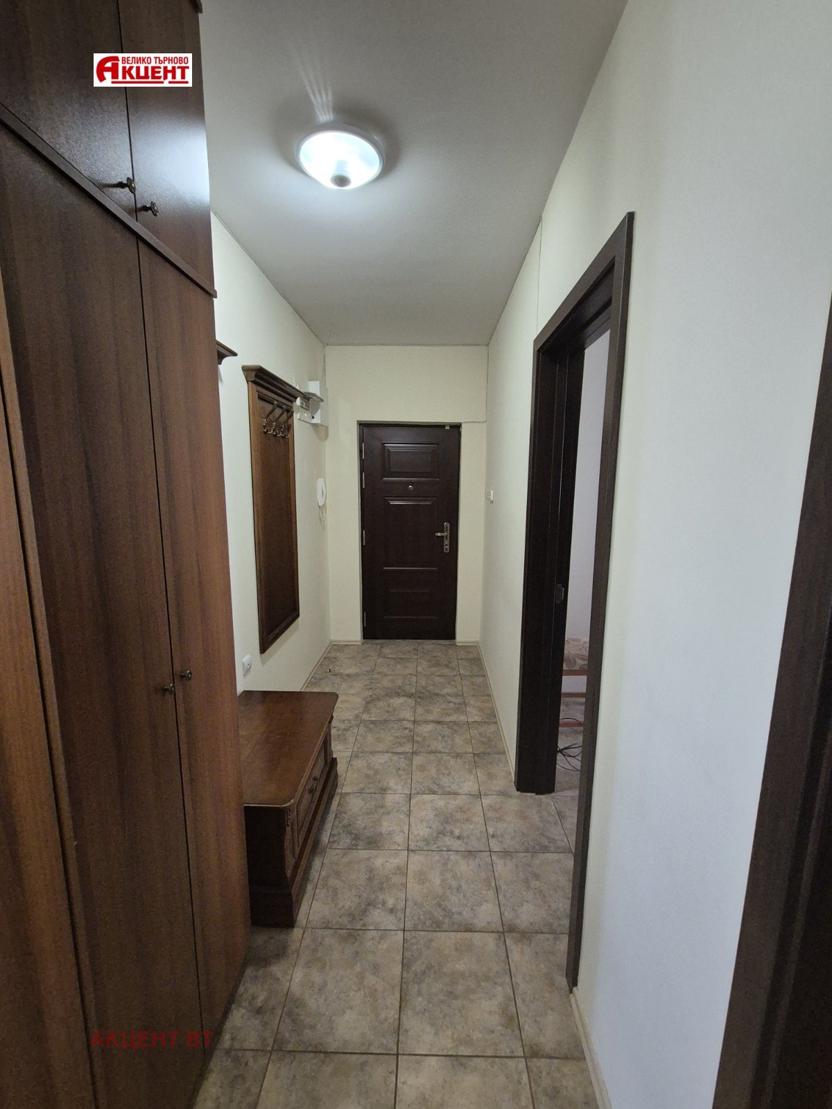 Продава 3-СТАЕН, гр. Велико Търново, Колю Фичето, снимка 3 - Апартаменти - 55189676