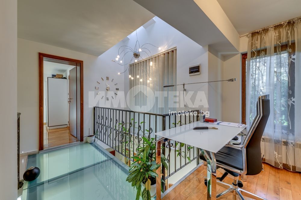 Продава КЪЩА, гр. София, м-т Камбаните, снимка 11 - Къщи - 56269234