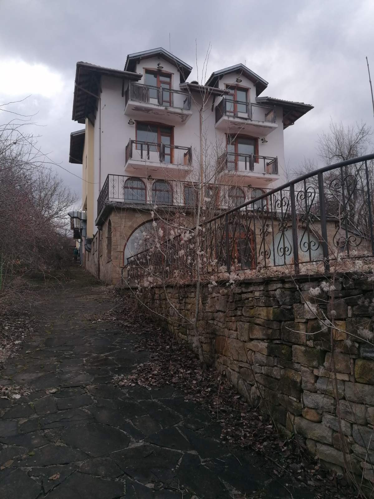 Продава ХОТЕЛ, с. Кметовци, област Габрово, снимка 2 - Хотели - 42531191