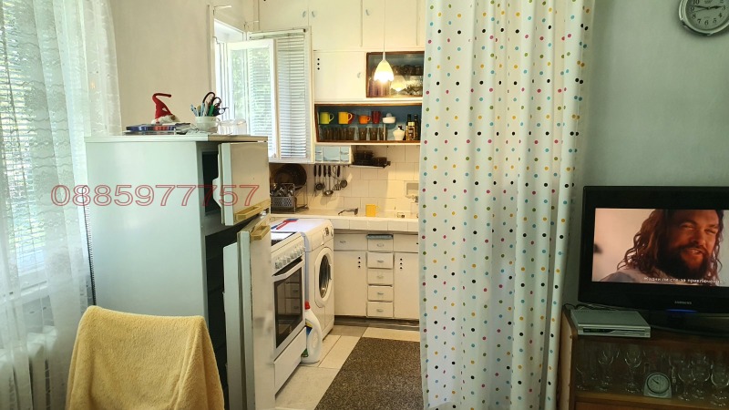 Продава ЕТАЖ ОТ КЪЩА, гр. Плевен, Мара Денчева, снимка 11 - Етаж от къща - 53179321