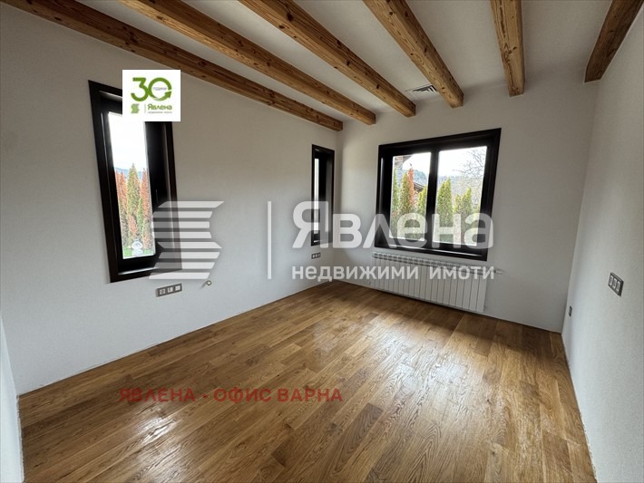 Продава КЪЩА, с. Средни колиби, област Велико Търново, снимка 10 - Къщи - 54046860