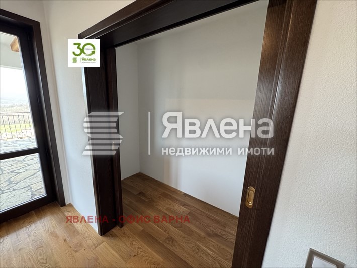 Продава КЪЩА, с. Средни колиби, област Велико Търново, снимка 14 - Къщи - 54046860