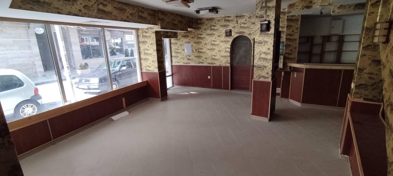 Продава ЗАВЕДЕНИЕ, гр. Бургас, Лазур, снимка 3 - Заведения - 51496450