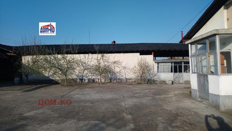 Продава  Пром. помещение област Пазарджик , с. Карабунар , 3315 кв.м | 22856367 - изображение [2]
