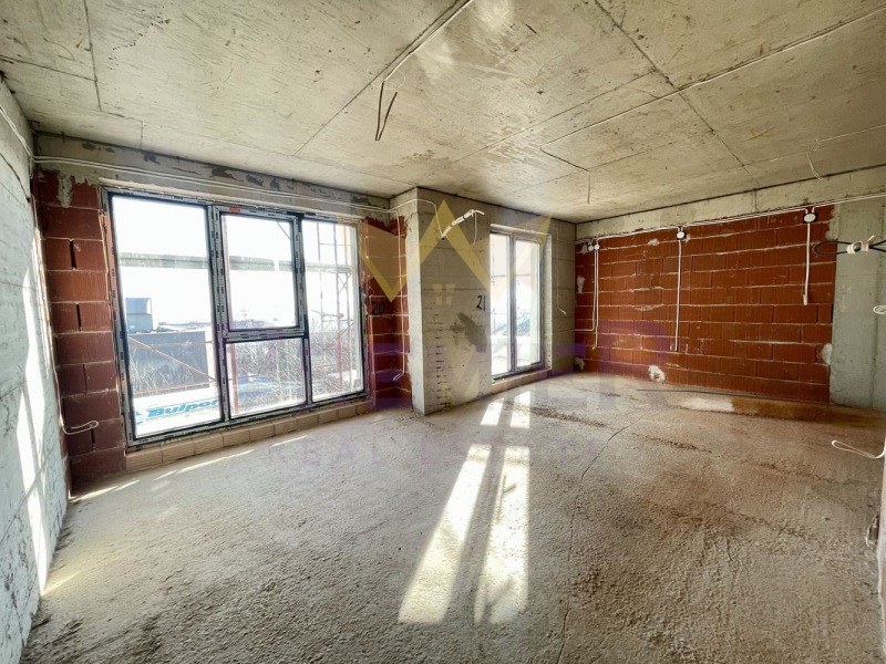 Продава 3-СТАЕН, гр. Варна, Изгрев, снимка 2 - Апартаменти - 53107017