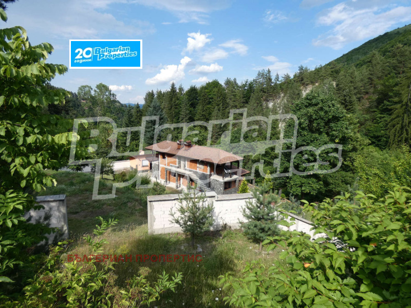 Продава КЪЩА в област София, гр. Костенец - 186 кв.м / 219 000 € » 428 326.77 лв., БЪЛГЕРИАН ПРОПЕРТИС