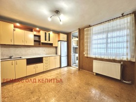 Продажба на четеристайни апартаменти в град Велико Търново — страница 3 - изображение 16 