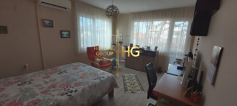 In vendita  Piano della casa Varna , Galata , 140 mq | 51035677