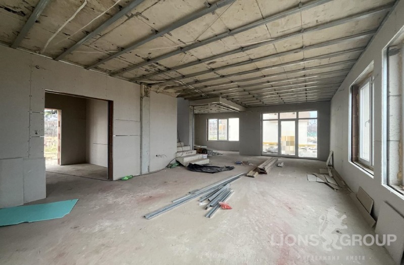 Продава КЪЩА в град Варна, м-т Боровец - юг - 200 кв.м / 299 999 € » 586 747.04 лв., ЛАЙЪНС ГРУП