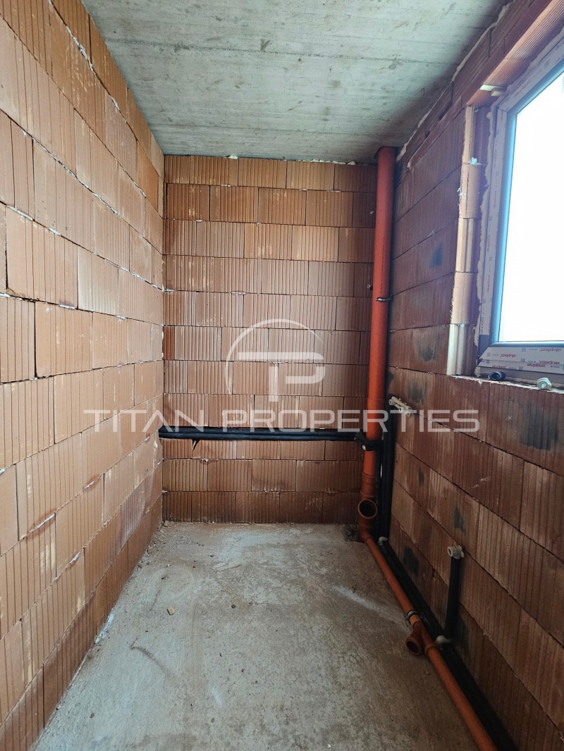 En venta  2 dormitorios Plovdiv , Komatevo , 91 metros cuadrados | 47087347 - imagen [5]