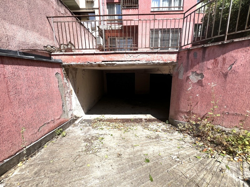 Продава ГАРАЖ, ПАРКОМЯСТО, гр. София, Оборище, снимка 4 - Гаражи и паркоместа - 52825860