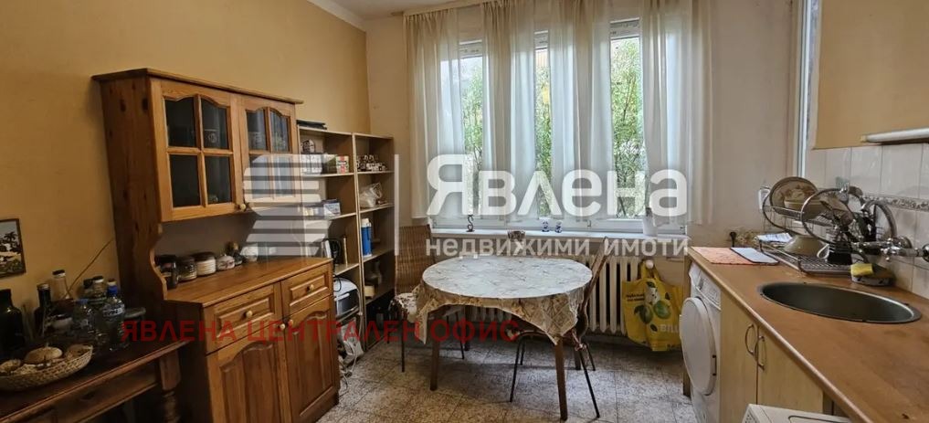 Продава 4-СТАЕН, гр. София, Оборище, снимка 9 - Апартаменти - 56354921