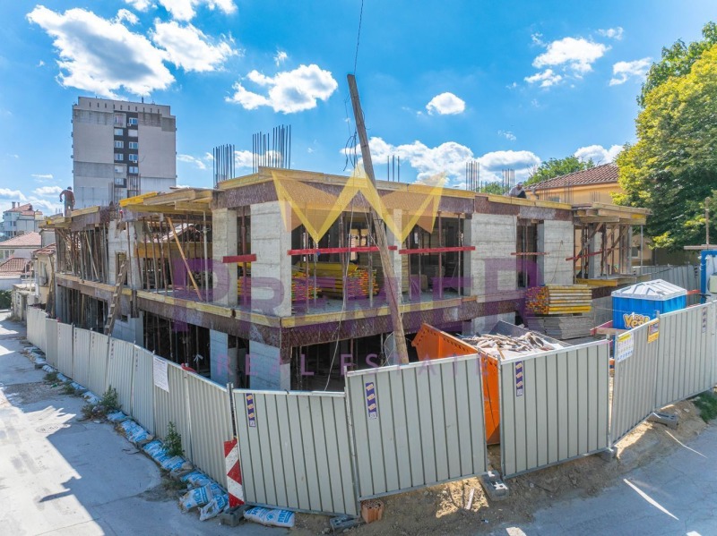 Продава МНОГОСТАЕН в град Варна, Цветен квартал - 297 кв.м / 510 000 € » 997 473.30 лв., ИМОТИ ПРЕМИЕР