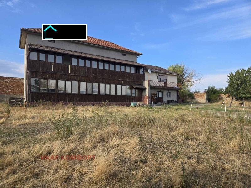 Продава  Къща област Русе , с. Червена вода , 420 кв.м | 71888487