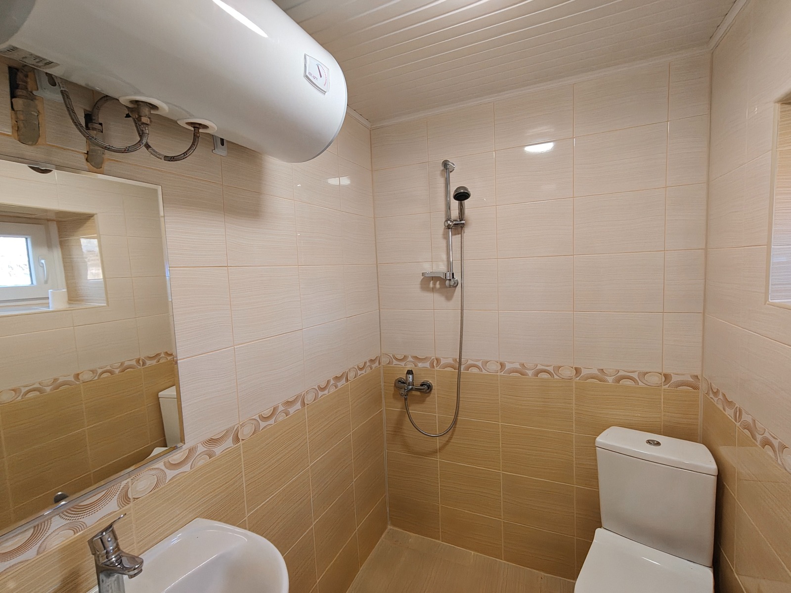 Продава КЪЩА, с. Приселци, област Варна, снимка 2 - Къщи - 53710980