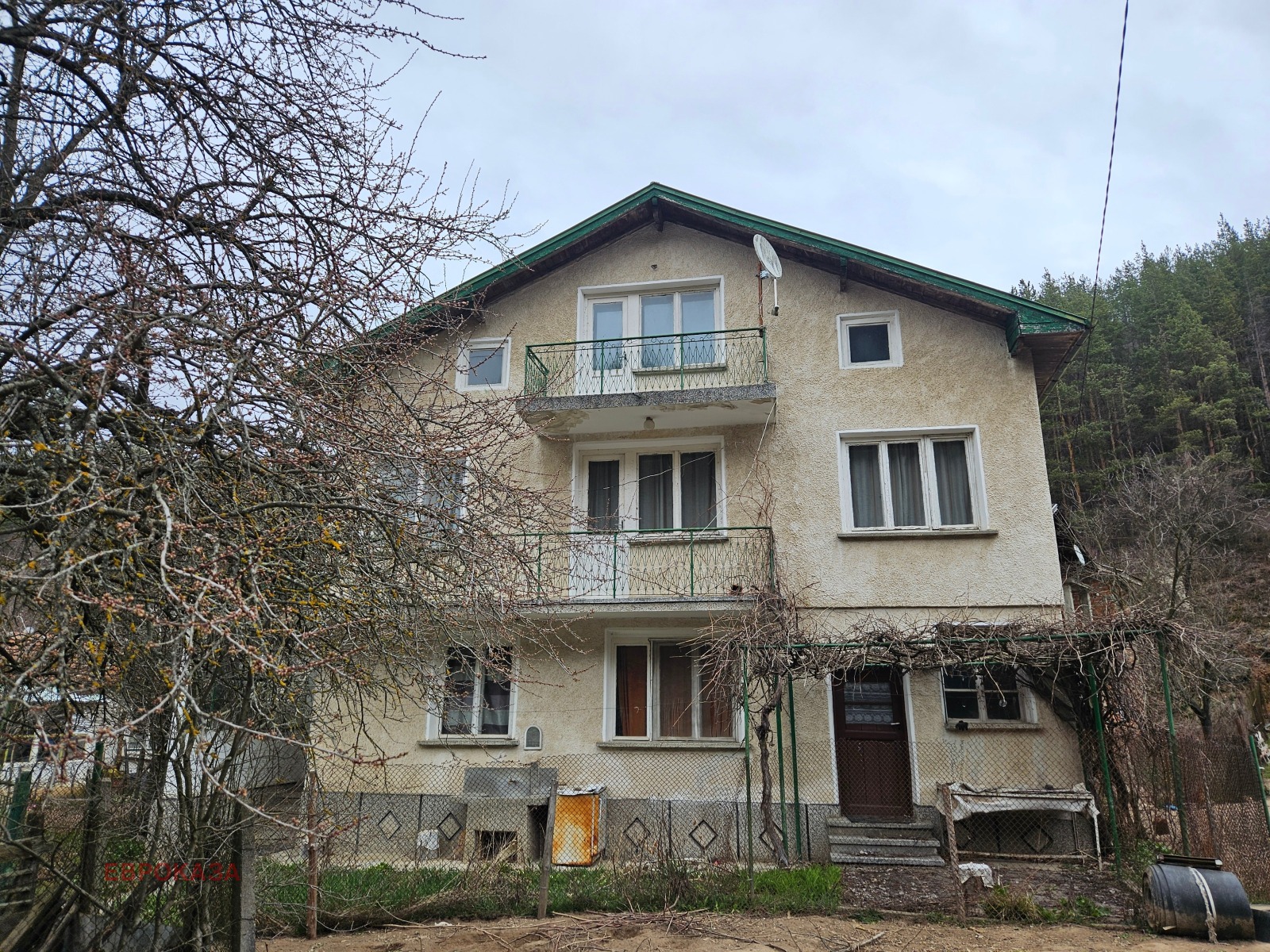 Продава КЪЩА, с. Голема Раковица, област София област