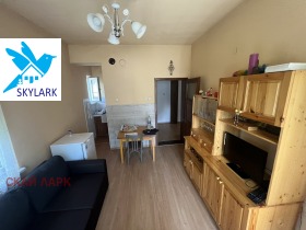 Продажба на етажи от къща в област Пазарджик — страница 2 - изображение 12 