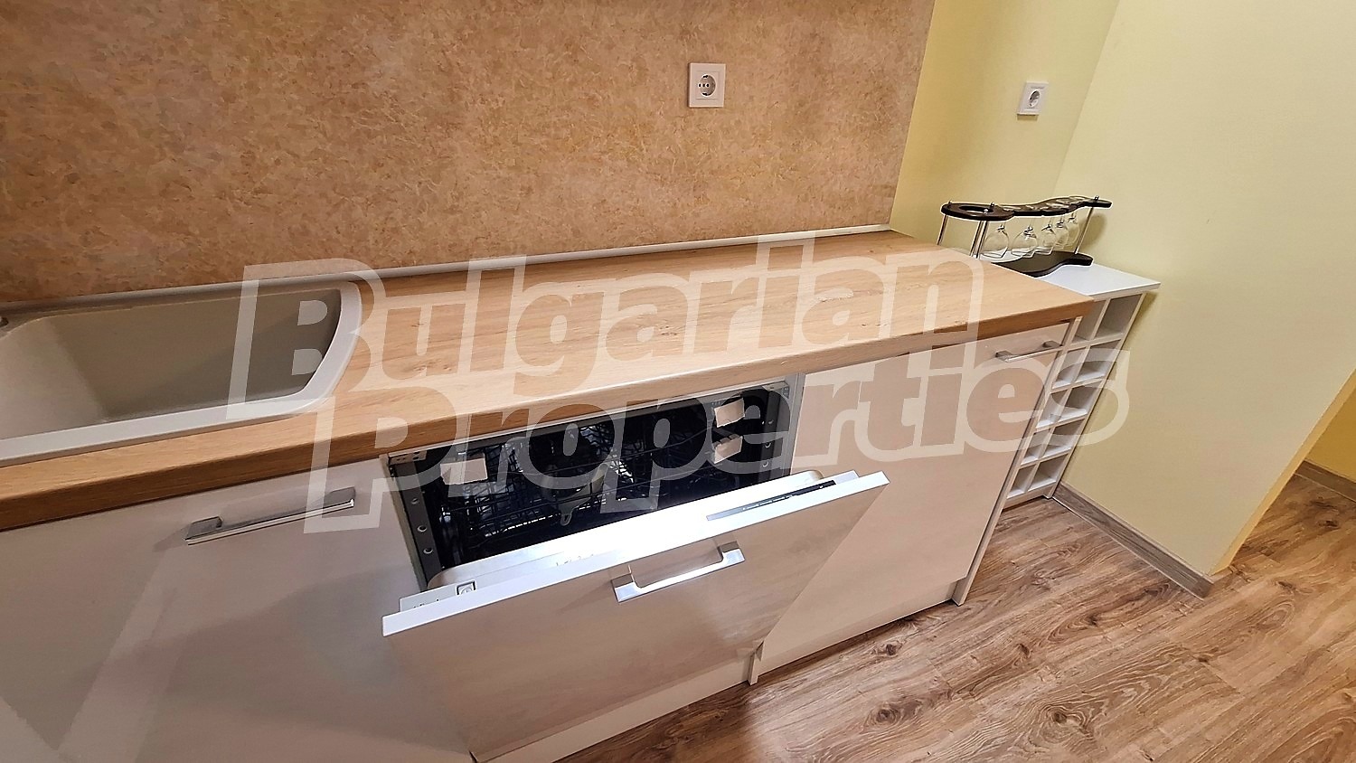 Продава 3-СТАЕН, гр. Варна, к.к. Св.Св. Константин и Елена, снимка 7 - Апартаменти - 54130823