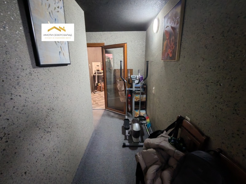 Продава ЕТАЖ ОТ КЪЩА, гр. Монтана, Широк център, снимка 7 - Етаж от къща - 52520800