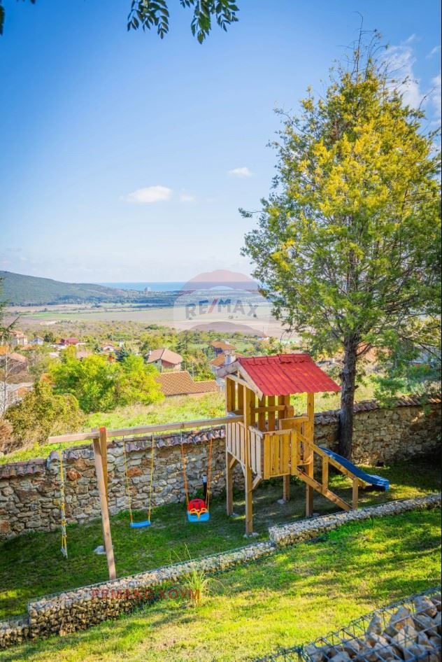 Продава КЪЩА, гр. Балчик, област Добрич, снимка 2 - Къщи - 52166334