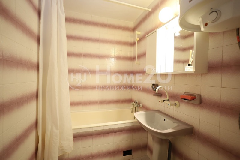 Продава  3-стаен град Варна , Възраждане 4 , 103 кв.м | 53730590 - изображение [11]