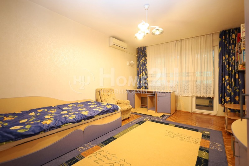 Продава  3-стаен град Варна , Възраждане 4 , 103 кв.м | 53730590