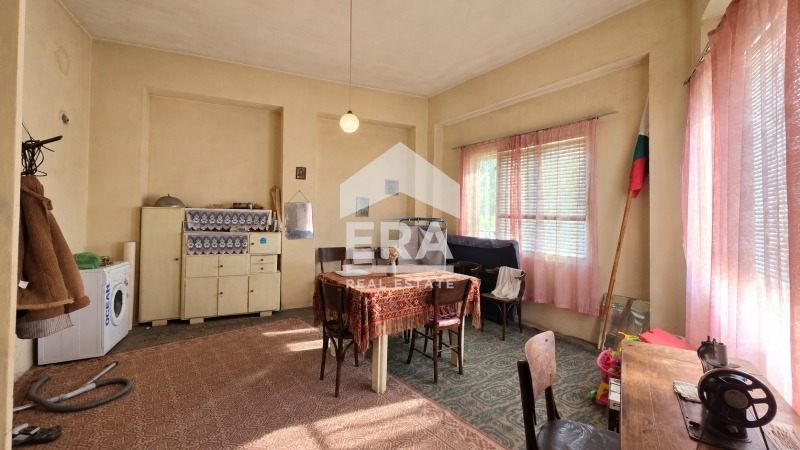 Продава КЪЩА, гр. Бяла черква, област Велико Търново, снимка 3 - Къщи - 56067953