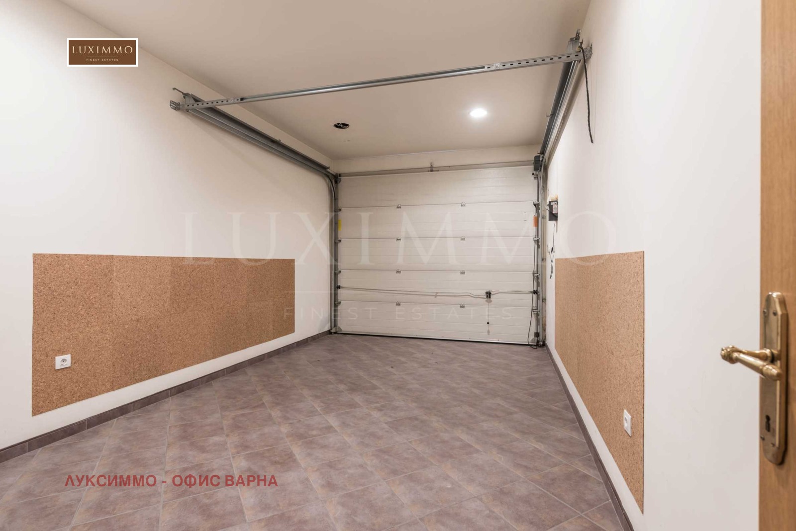 Продава КЪЩА, гр. Варна, м-т Евксиноград, снимка 2 - Къщи - 53608951