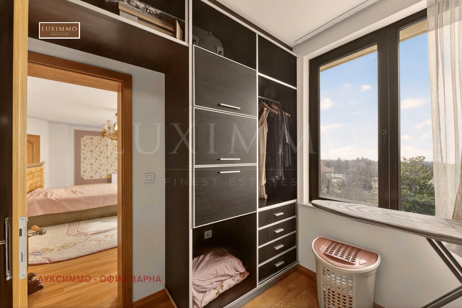 Продава КЪЩА, гр. Варна, м-т Евксиноград