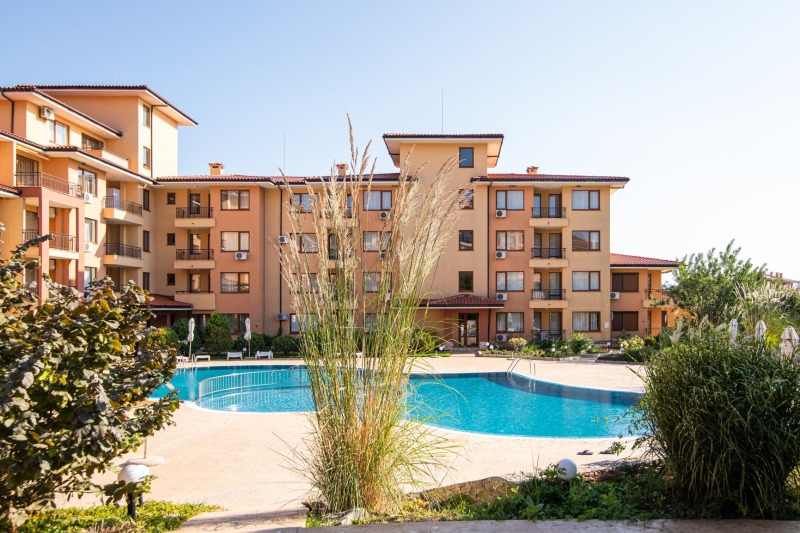 Продава ЗАВЕДЕНИЕ в област Бургас, гр. Свети Влас - 343 кв.м / 175 154 € » 342 571.45 лв., ДРИЙМВИЛ ООД
