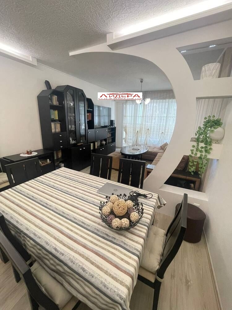 Продава 3-СТАЕН, гр. Пловдив, Кючук Париж