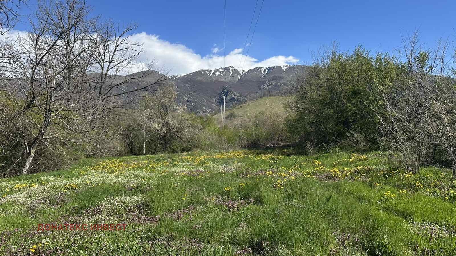 Продава ЗЕМЕДЕЛСКА ЗЕМЯ, гр. Карлово, област Пловдив