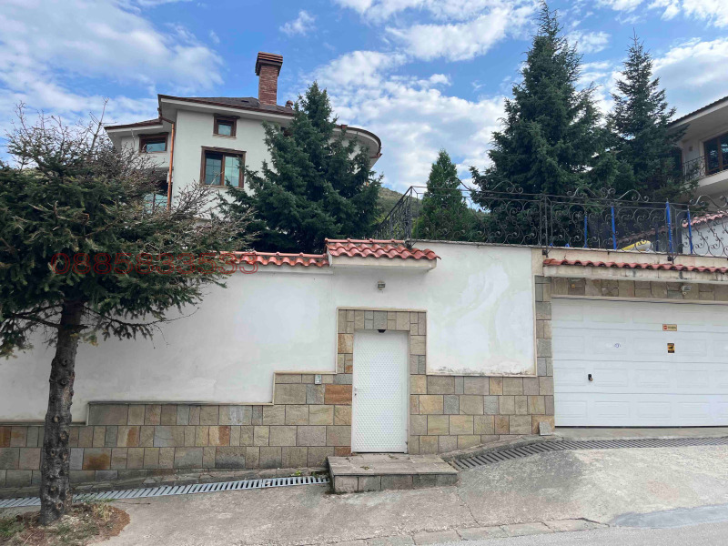 Продава КЪЩА в област Пловдив, с. Марково - 1015 кв.м / 999 999 € » 1 955 828.04 лв.