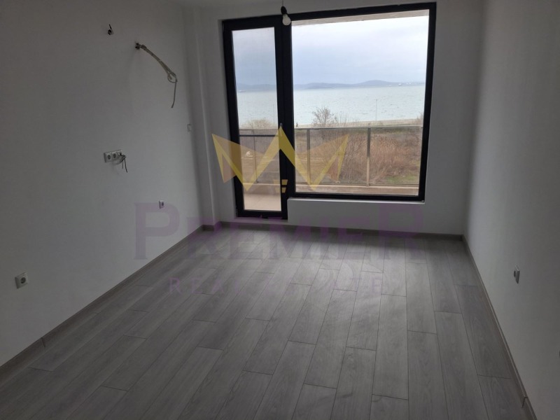 Продава 2-СТАЕН, гр. Поморие, област Бургас, снимка 2 - Апартаменти - 53029795